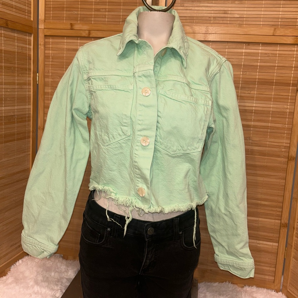 Zara cropped vibrant green cropped denim jacket button up coat woman’s small